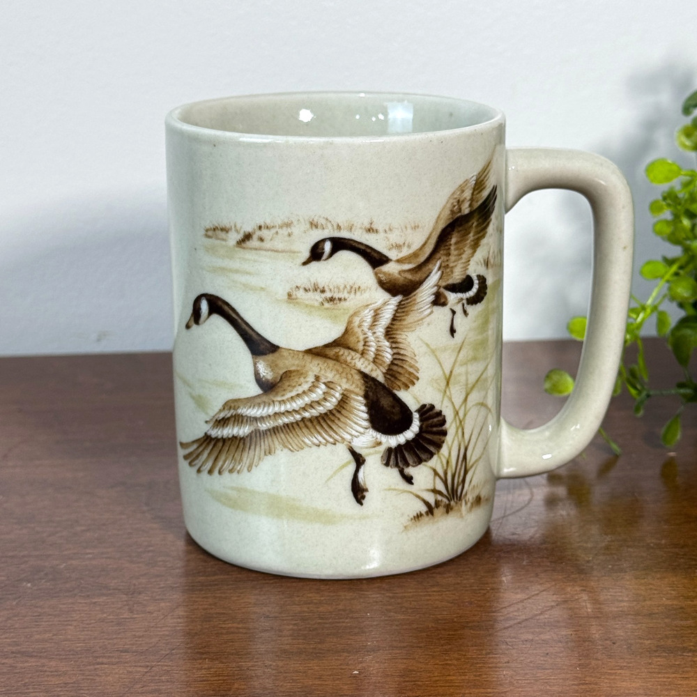 Vintage Otagiri Japan Flying Canadian Geese Mug Stoneware Wildlife Cabin Rustic